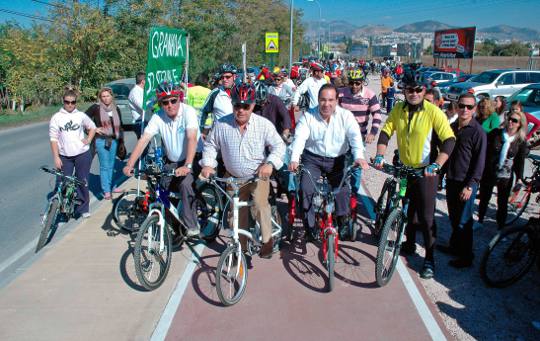 &copy;Ayto.Granada: Un carril bici de 4 kil�metros comunica Granada con el municipio vecino de Churriana 